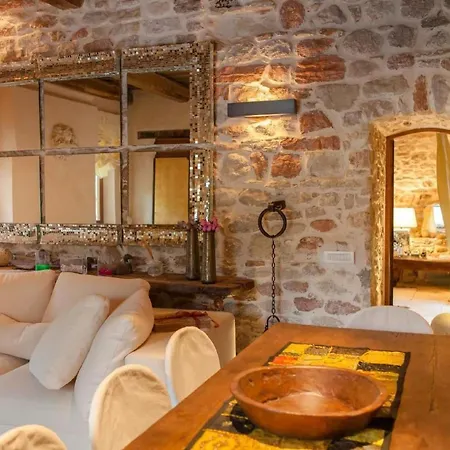 Marcheamore - La Roccaccia By Interhome